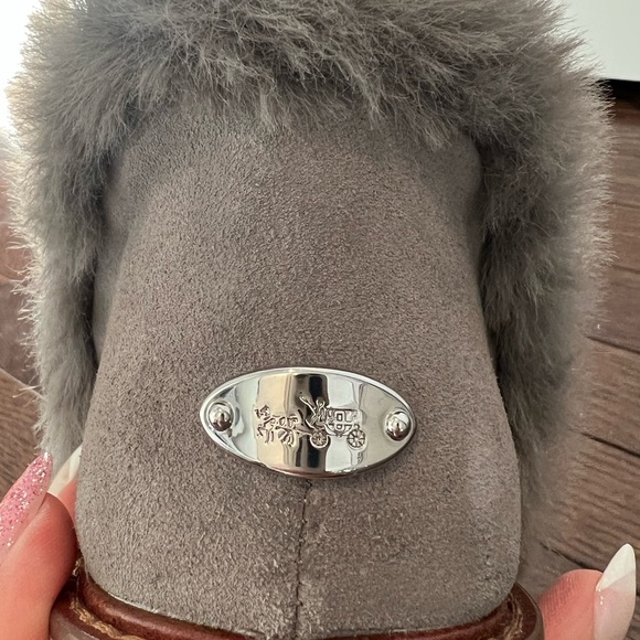 Coach monogram Gray Winter Boots with faux fur barely used! - Picture 3 of 8